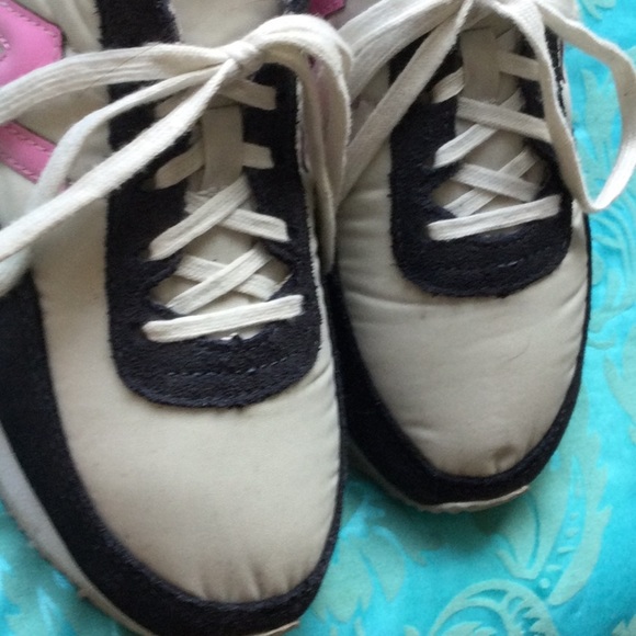 New balance 720 blue grey and pink in 8.5 - Picture 4 of 11